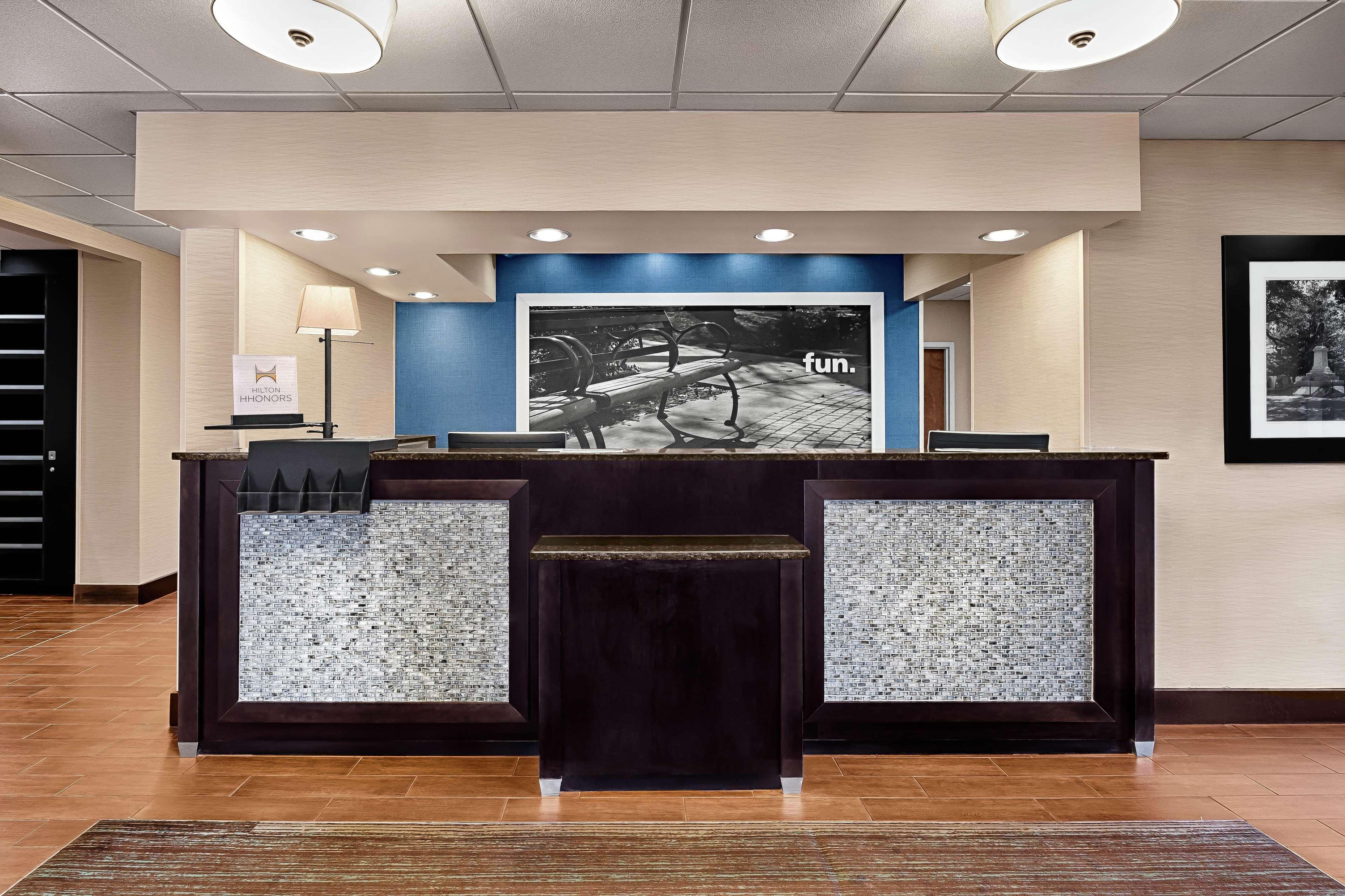 Hampton Inn Morganton Exteriör bild